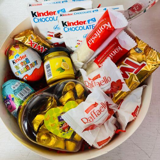 Коробка из разных конфет