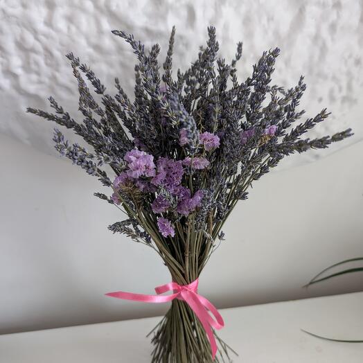 Букет из лаванды и статицы