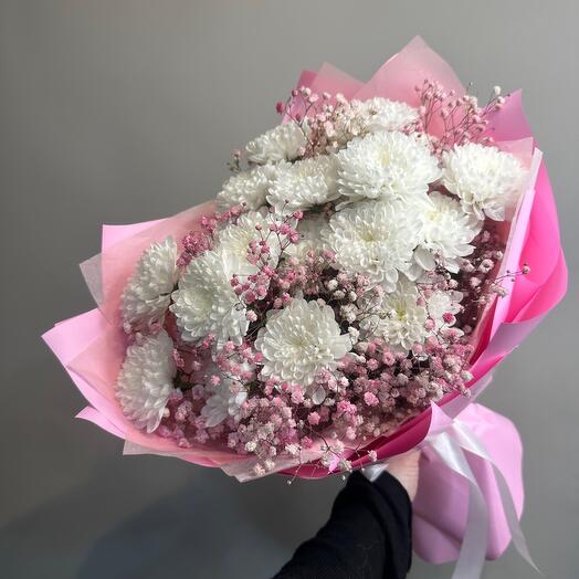 Розовый букет из стойких хризантем