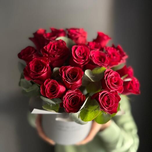 🌹Композиция в шляпной коробке "Аромат в руках"/роза Кения/эвкалипт/Доставка цветов Магнитогорск