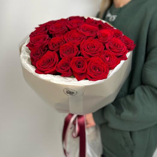 Этот букет заказали 183 раза за месяц 🌹Букет из 25 красных роз с доставкой по Краснодару