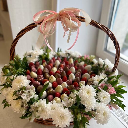 Шикарная огромная корзина 🍓🍫️