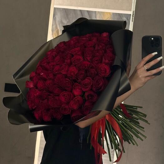 101 Роза в черной упаковке
