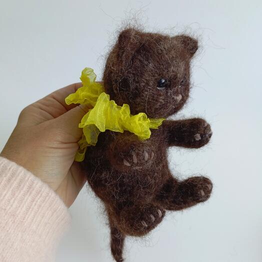 Вязаный шерстяной котенок из Альпаки