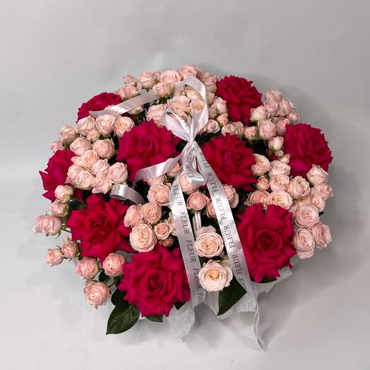 Корзина французских и кустовых роз 🌺