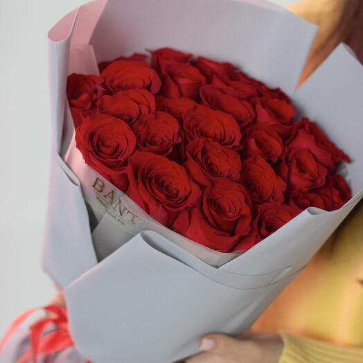 25 красных роз