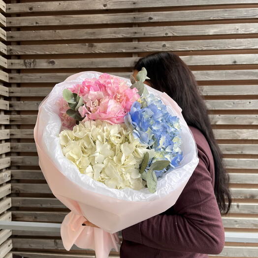 ХИТ️ Гортензия букет с эвкалиптом в нежной упаковке