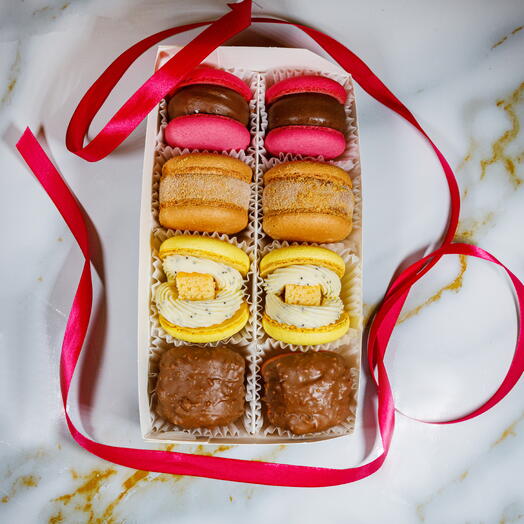 Макарон «Assorti» 8 шт для девушки