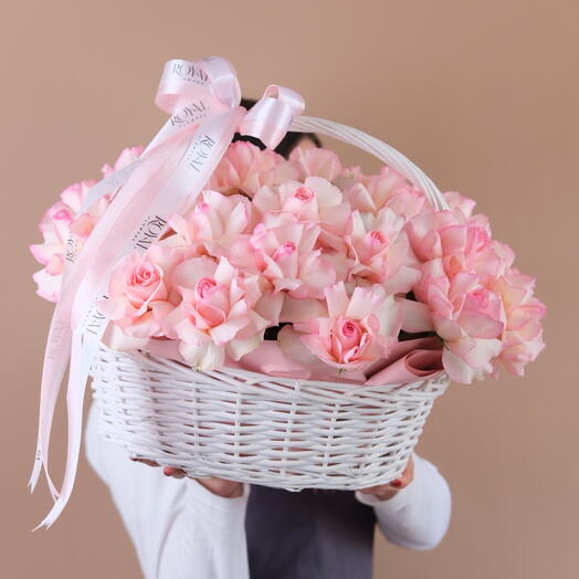 Корзина с розами