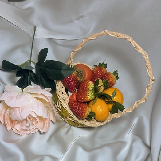 Корзина с фруктами