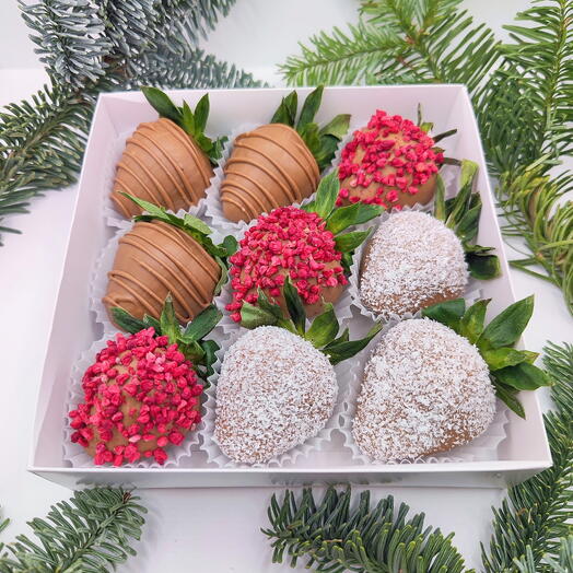 🍓 T03: клубника в шоколаде с малиной и кокосом 9-12 ягод