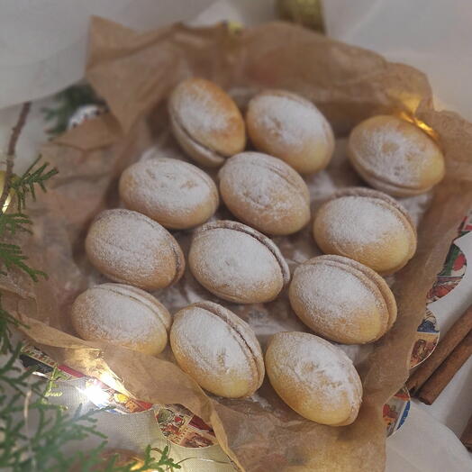 Орешки с варёной сгущёнкой