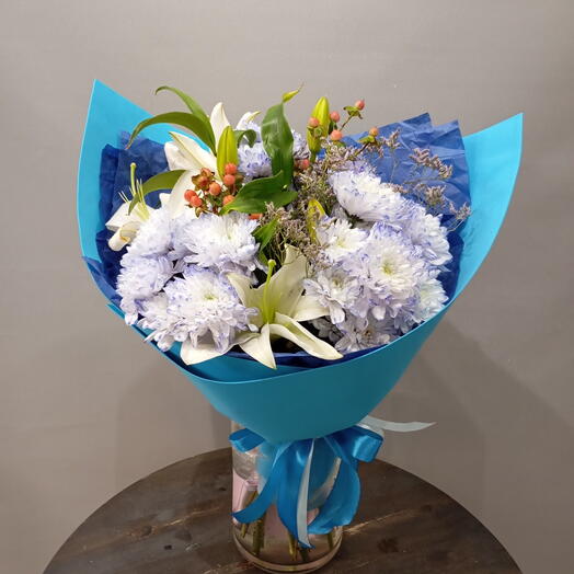 Букет из лилий и хризантем