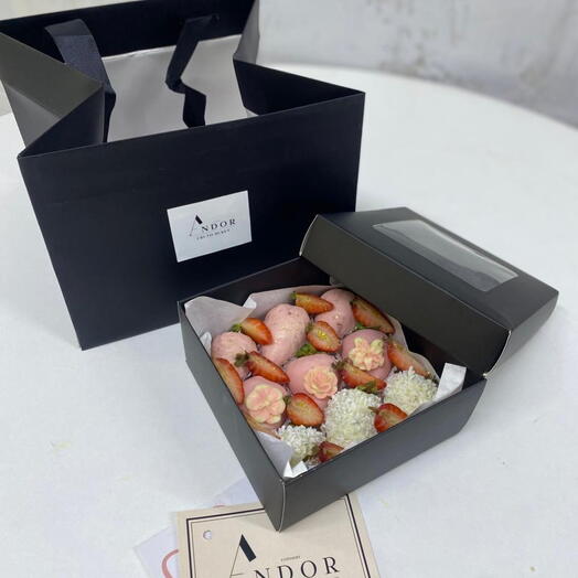 Шоколадқа батқан құлпынай қызғылт/ақ