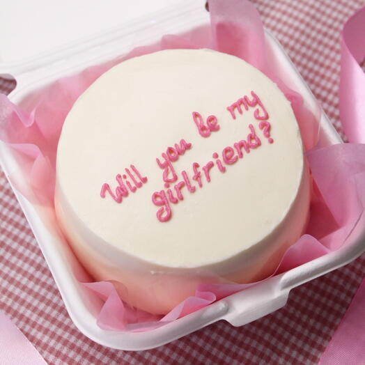 Бенто-торт с розовой надписью "Will you be my girlfriend?", клубничная начинка