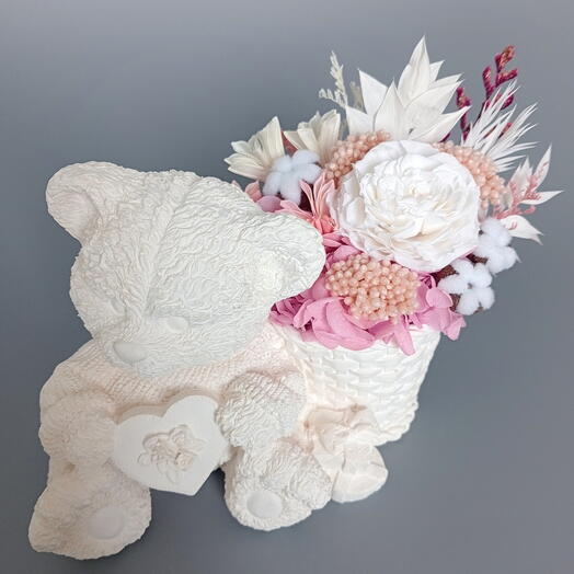 "Мишка - Валентинка", композиция с розой и гортензией, букет на 8 марта