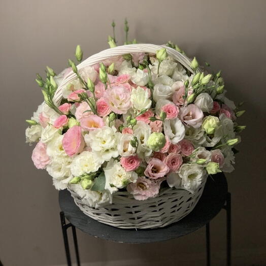 Корзина с цветами Десертная