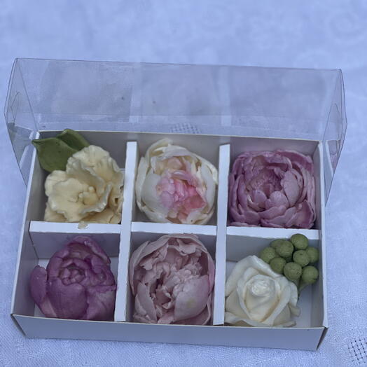 Милая коробка с зефирными цветами