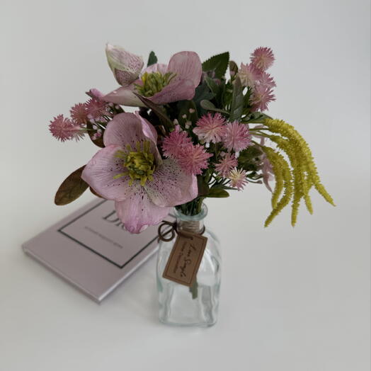 Интерьерная композиция «Пудровая симфония» от Flora Decora из искусственных цветов