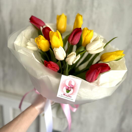 Букет 19 тюльпанов « С 8 марта, любимая!»  цветы из Краснодара