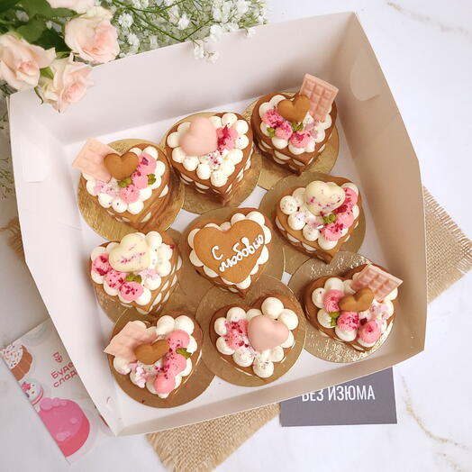 Пирожные Медовики с гречишным мёдом и ягодной начинкой 9шт 😍 С любовью 💕🌸