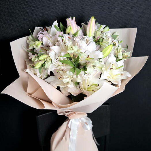 🌸 Лілії з альстромеріями