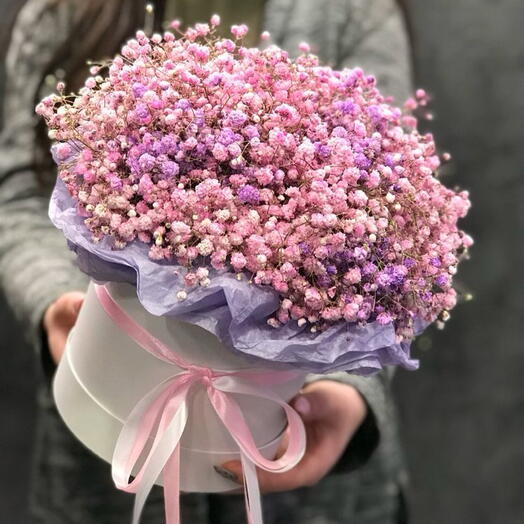 Композиция в шляпной коробке из гипсофил нежных 💕