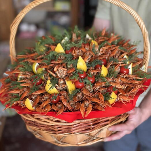 Корзина с 4кг вкуснейших раков для большой компании