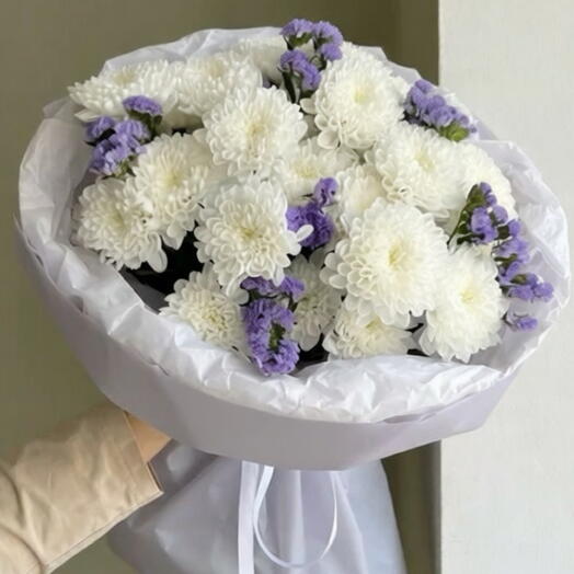 Букет из хризантем Алтай и статицы