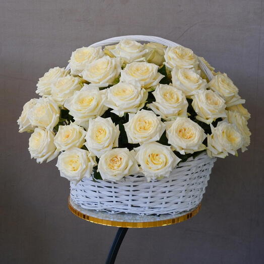 Корзина с розами 51 шт