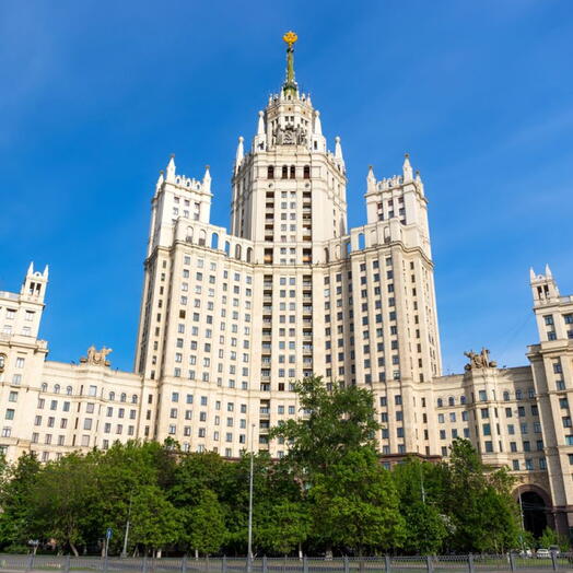 Электронный подарочный сертификат на экскурсию Сталинские Высотки: Символ советской  эпохи Автобусная экскурсия (для 1 гостя)