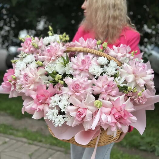 Шикарная корзина с Розами