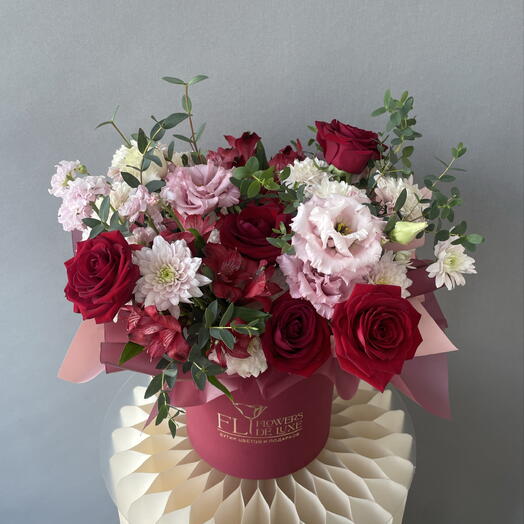 Бордо 🌹 яркая композиция с красными розами, альстромериями, эустомой, маттиолой, хризантемами