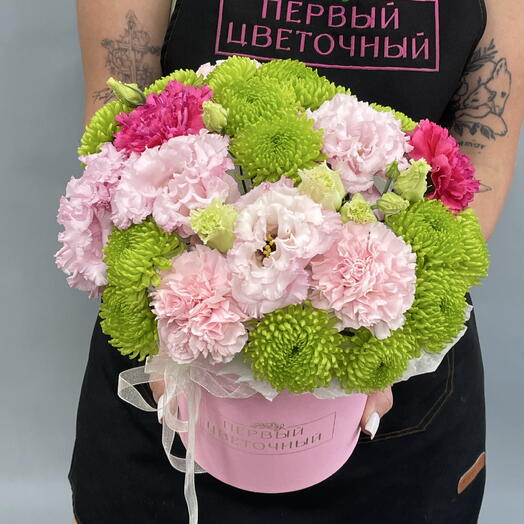 Летняя композиция с хризантемой, эустомой и диантусами