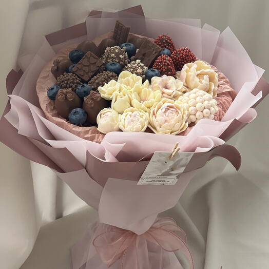 Букет клубника в шоколаде Love