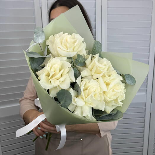 Букет из 5 белых французских роз