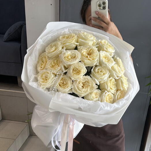Букет из ароматных нежных пионовидных роз
