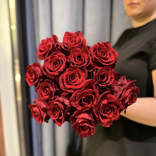 Букет из 15 красных роз