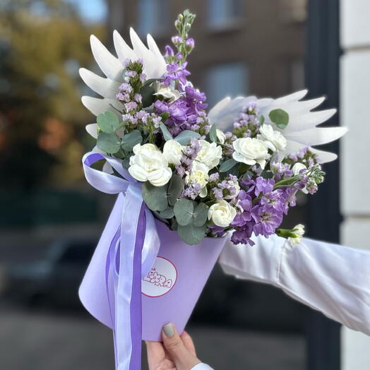 Коробочка с крыльями и маттиолой