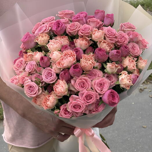 Букет кустовые розы разных сортов