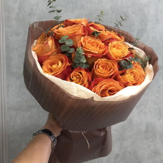 Букет яркость с розами