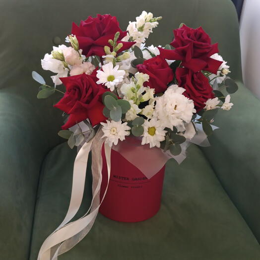 Композиция "Love is"