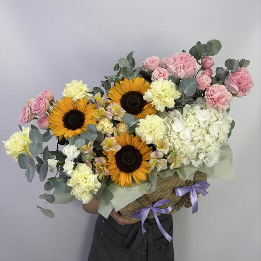 Корзина с подсолнухами аромат лета 🌻️