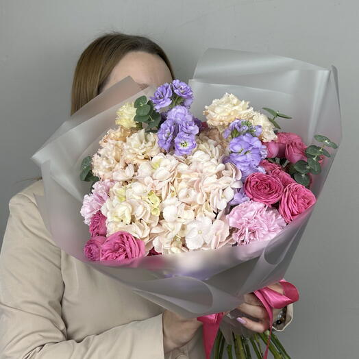 Букет из Гортензии, Маттиолы, Кустовой Розы и Эустомы💞
