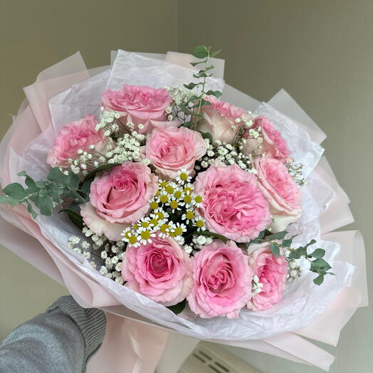 Розовые розы
