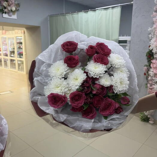 Микс кустовой розы с альстромерией