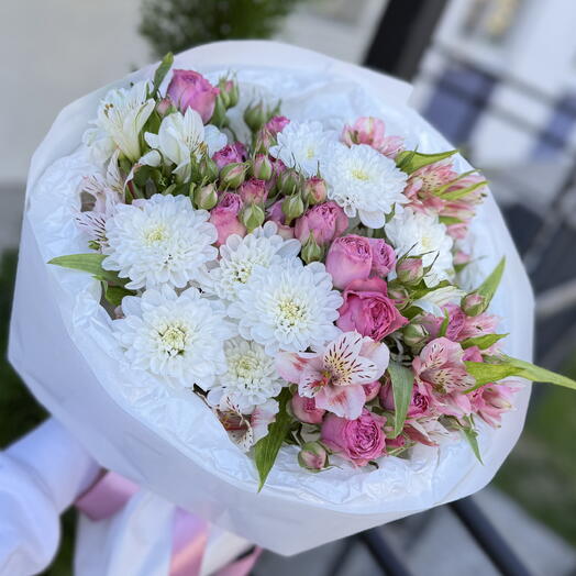 Букет сборный с альстромерией