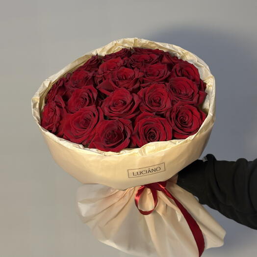 Букет из красных роз 21шт
