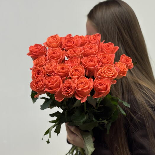 Коралловый закат Букет из 25 коралловых роз (60 см)