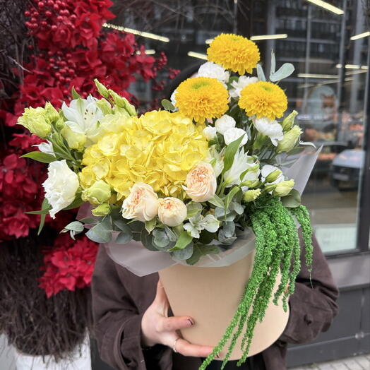 Композиция с гортензией и хризантемой 💛